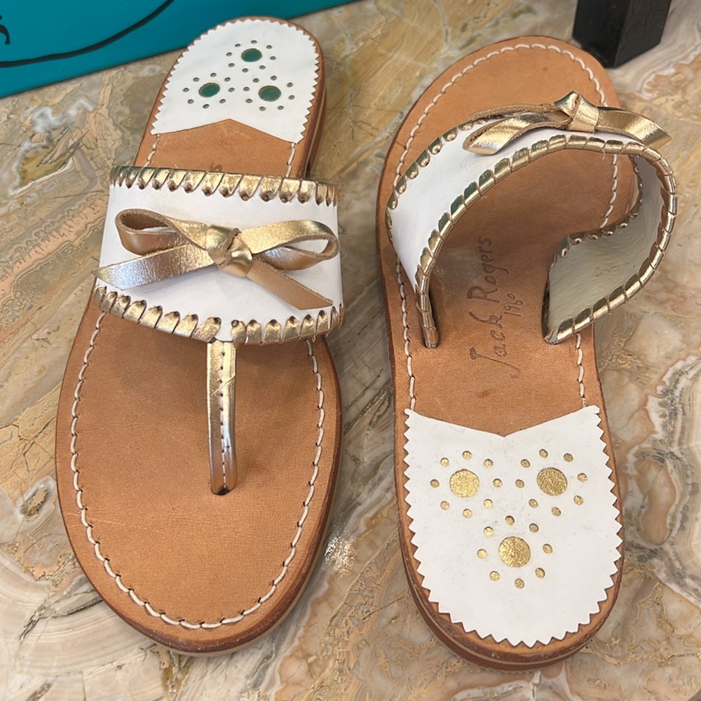 NWT Jack Rogers White Sandals With A Cute Gold Bow and Gold Whipstitching. Rare!
